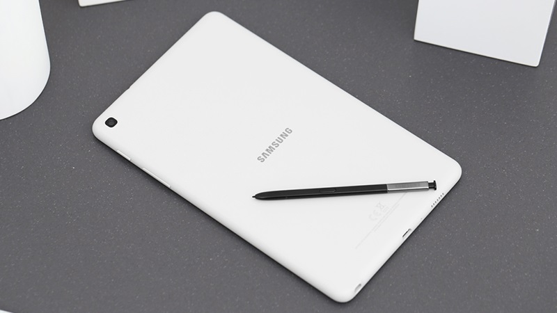 Fan mê xài máy tính bảng chuẩn bị đập ống heo là vừa, bởi Samsung sắp tung tablet tầm trung mới đi kèm với bút S Pen Fan mê xài máy tính bảng chuẩn bị đập ống heo là vừa, bởi Samsung sắp tung tablet tầm trung mới đi kèm với bút S Pen