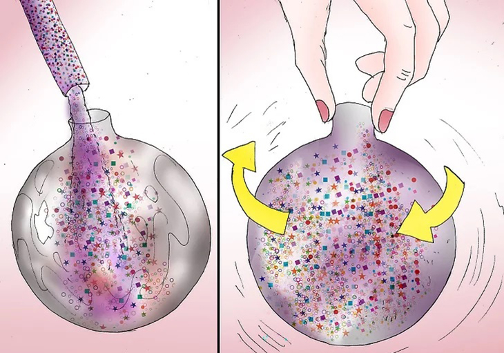 5 bước trang trí cây thông Noel cho căn nhà của bạn thêm lung linh và ấm cúng > Đổ hạt kim tuyến và bong bóng