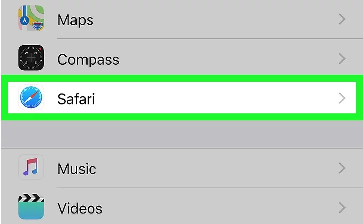 Chuyển tới phần Settings của thiết bị iOS của bạn (iphone, ipad…). Tìm mục của Safari và mở nó lên.