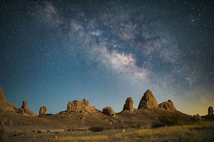 Tư vấn chọn mua ống kính (lens) máy ảnh để chụp ảnh thiên hà Milky way > Xử lí hậu kì đem lại bức ảnh đẹp hơn