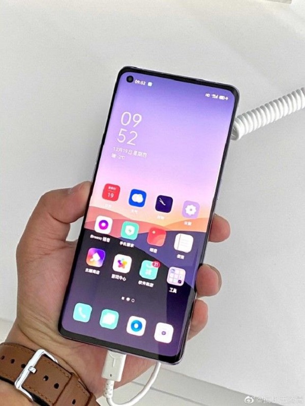 Rò rỉ các tùy chọn bộ nhớ và màu sắc của Reno3 Pro 5G trên website chính thức của OPPO