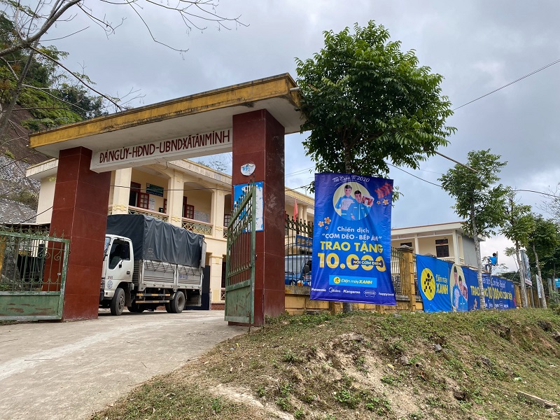 Điện máy Xanh trao tặng 10.000 nồi cơm điện 'yêu thương' cho người nghèo Điện máy Xanh trao tặng 10.000 nồi cơm điện 'yêu thương' cho người nghèo