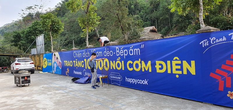 Hành trình trao tặng 10.000 nồi cơm điện yêu thương cho người dân nghèo của Điện máy XANH chính thức bắt đầu Hành trình trao tặng 10.000 nồi cơm điện yêu thương cho người dân nghèo của Điện máy XANH chính thức bắt đầu