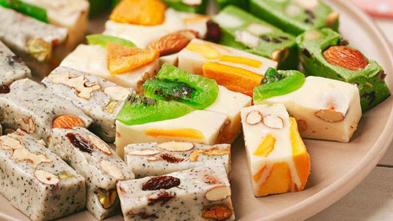 Kẹo Nougat hay còn gọi là kẹo hạnh phúc, kẹo sữa hạt