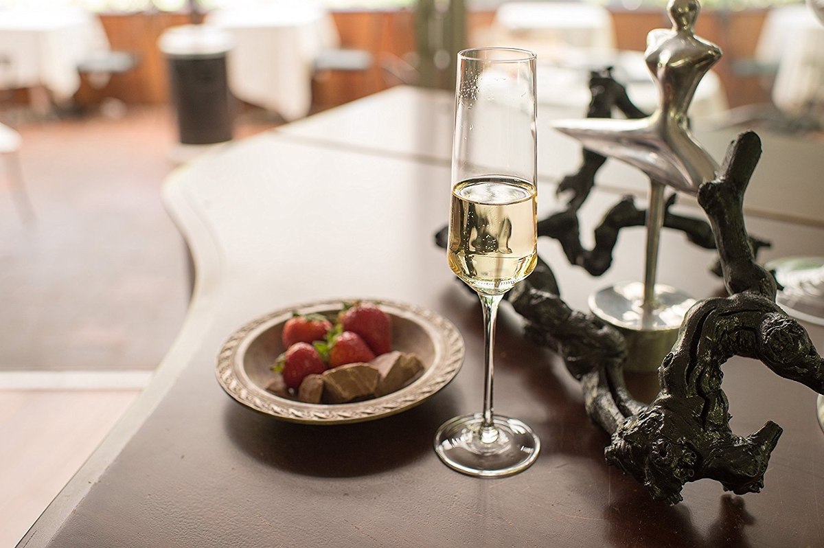 Cách chọn ly thủy tinh phù hợp với từng loại đồ uống > Ly rượu vang trắng