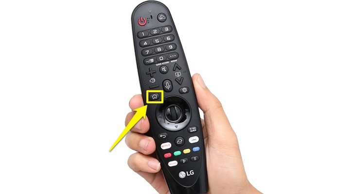 Nhấn vào nút RECENTS trên remote