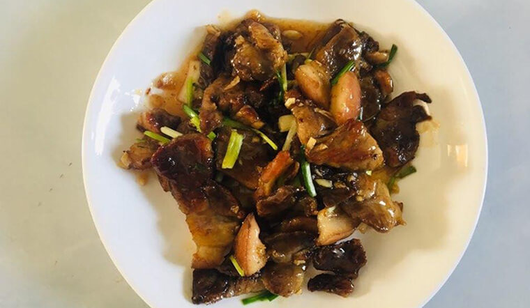 Chị Trang chia sẻ cách làm thịt heo xào chua ngọt hấp dẫn cả nhà