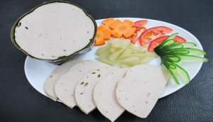 Giá thịt heo tăng cao, bất an với chiêu chế biến giò chả