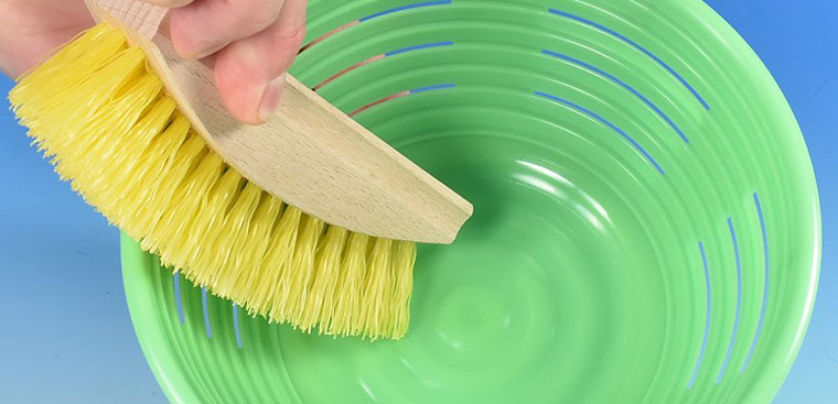 Mẹo vệ sinh rổ nhựa tại nhà vừa sạch vừa đánh bay mùi