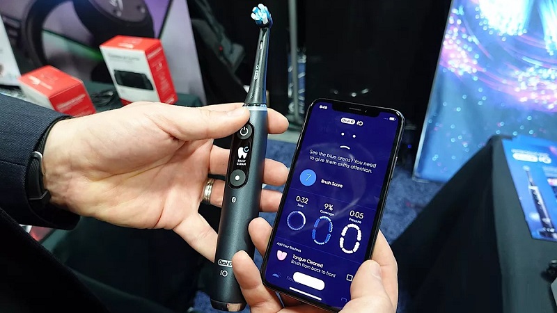 CES 2020: iFan chắc phải mua thêm cái này cho tiện, Oral-B và Colgate vừa ra mắt bàn chải thông minh kết nối với iPhone