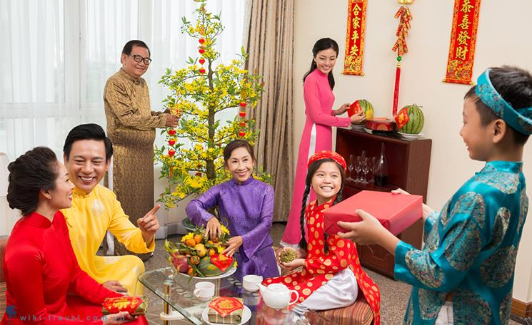 Phong tục truyền thống trong ngày Tết cổ truyền của người Việt