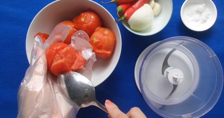 Bước 2 Xay cà chua Tương cà
