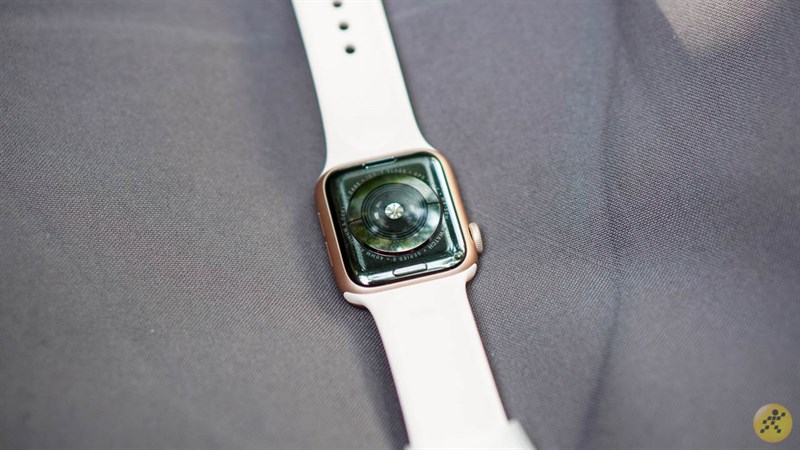 Trên tay Apple Watch S5 LTE màu Hồng Trên tay Apple Watch S5 LTE màu Hồng
