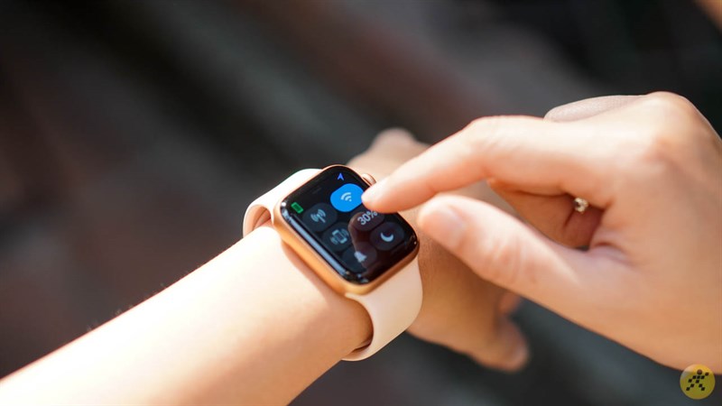 Trên tay Apple Watch S5 LTE màu Hồng: Trên tay Apple Watch S5 LTE màu Hồng: