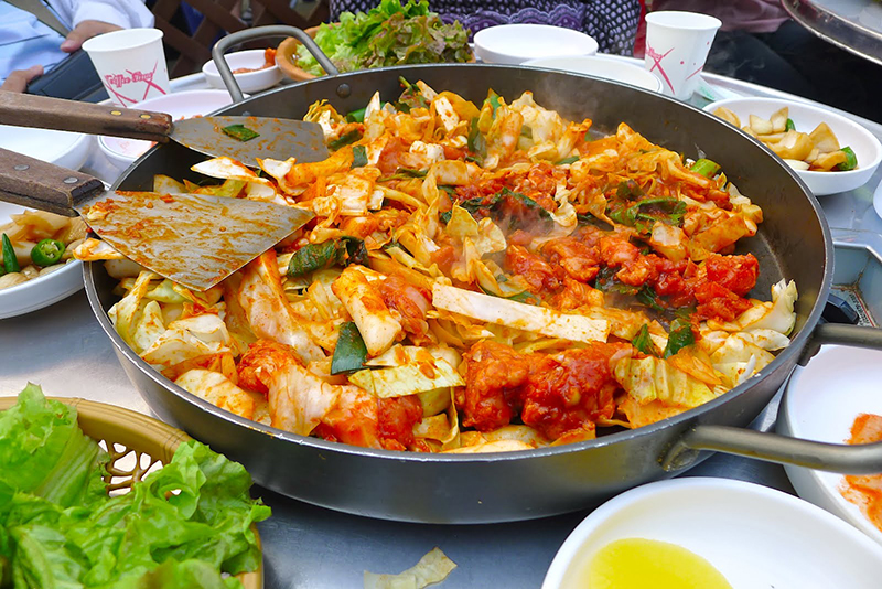 Cách làm gà xào bắp cải, chuẩn vị món Hàn