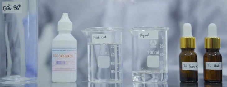 Ingredients for making 500 ml solution vial