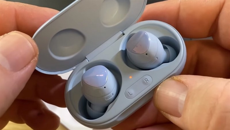 Chưa ra mắt nhưng tai nghe không dây Galaxy Buds+ đã cho phép đặt hàng trước trên Amazon với giá bán 3.4 triệu đồng