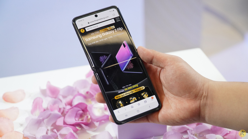 Trên tay nhanh Samsung Galaxy Z Flip tại Việt Nam Trên tay nhanh Samsung Galaxy Z Flip tại Việt Nam