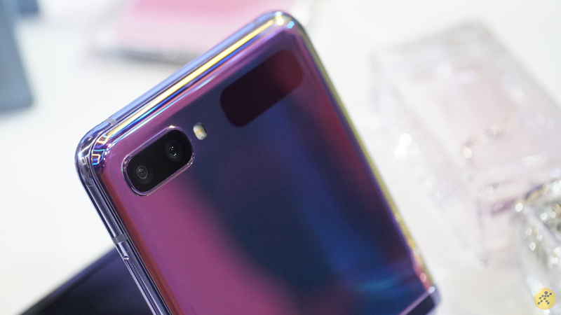 Trên tay nhanh Samsung Galaxy Z Flip tại Việt Nam Trên tay nhanh Samsung Galaxy Z Flip tại Việt Nam