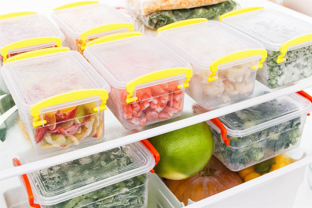 Bọc kín thực phẩm khi bảo quản thực phẩm trong tủ lạnh