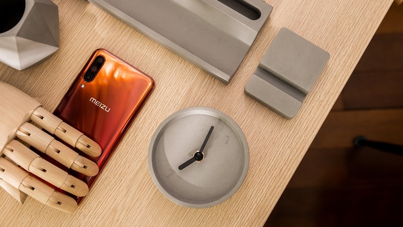 ‘Tưởng đẹp hóa ra đẹp thật’! Meizu 17th vừa lộ diện với viền cạnh màn hình cực hẹp và cân đối, có ‘nốt ruồi giữa trán’ ‘Tưởng đẹp hóa ra đẹp thật’! Meizu 17th vừa lộ diện với viền cạnh màn hình cực hẹp và cân đối, có ‘nốt ruồi giữa trán’