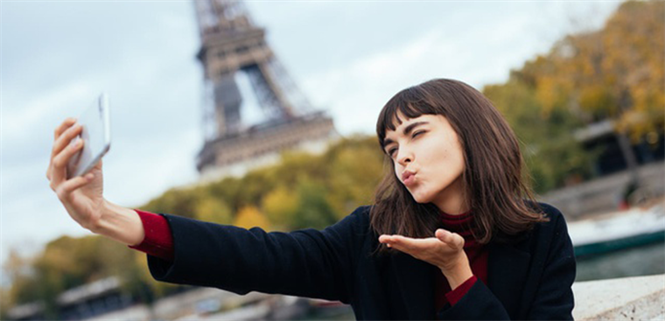 Cách chụp ảnh tự sướng bằng cử chỉ, nụ cười, giọng nói trên điện thoại thông minh