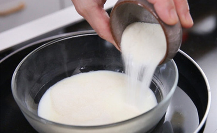 Bước 2 Đun sữa Panna cotta sầu riêng