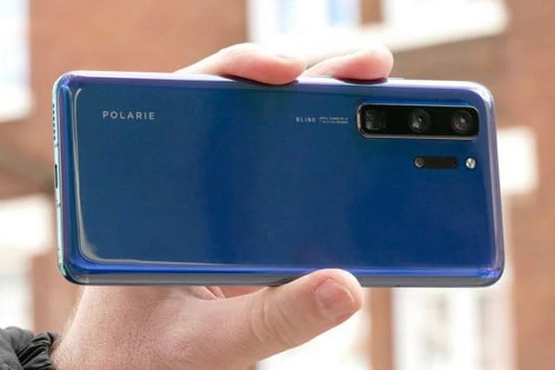 Nguyên mẫu Huawei P40 Pro lộ ảnh thực tế trên tay người dùng với 3 camera sau, có ống kính tiềm vọng và cảm biến vân tay dưới màn hình