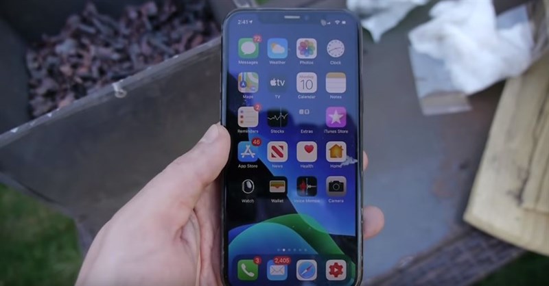 Sẽ thế nào khi iPhone 11 Pro được nhét vào thùng kín bằng kính với hàng trăm quả pháo phát nổ? Sẽ thế nào khi iPhone 11 Pro được nhét vào thùng kín bằng kính với hàng trăm quả pháo phát nổ?