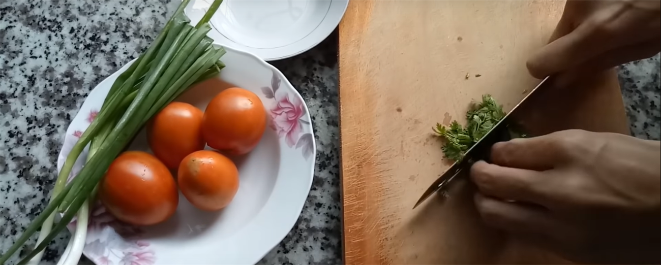 Bước 1 Sơ chế nguyên liệu Nước sốt chan bánh mì