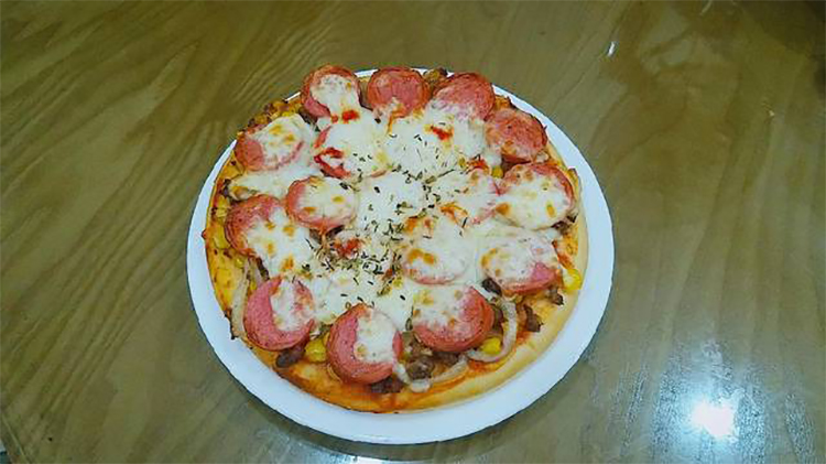 Cách làm bánh pizza bò tại nhà ngon không kém ngoài tiệm