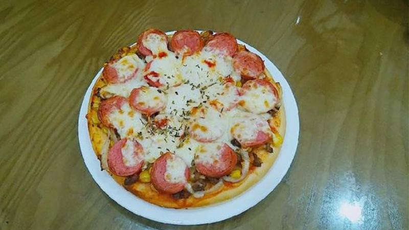 How to make beef pizza at home as delicious as outside the store