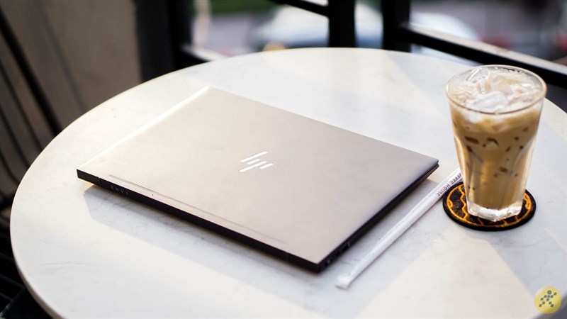 Đánh giá chi tiết laptop HP Envy 13: Thiết kế gỗ độc đáo nhưng hiệu suất vẫn không hề giảm 3 a4