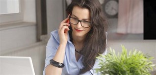 Bí quyết chăm sóc da trong môi trường văn phòng, máy lạnh thường xuyên