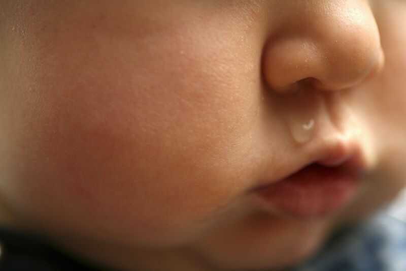 14 cách trị nghẹt mũi cho trẻ sơ sinh tại nhà hiệu quả, an toàn
