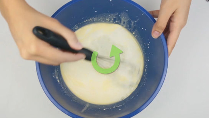 Bước 3 Trộn đều sữa và bơ Kem béo đơn giản
