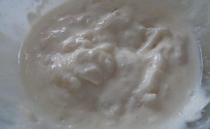 Bước 2 Trộn hỗn hợp sữa chua với mãng cầu Kem mãng cầu