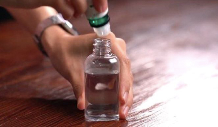 Cách làm dung dịch xịt khuẩn môi trường xung quanh ngăn ngừa virus