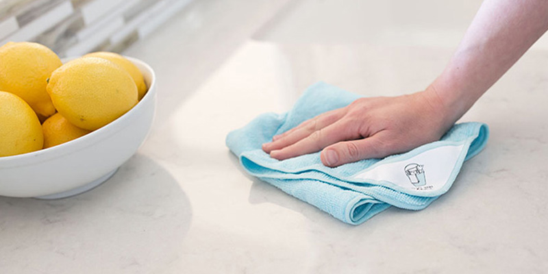 Thường xuyên làm sạch các bề mặt