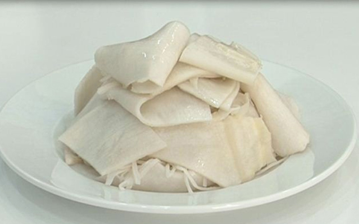Bước 2 Sơ chế rau củ Lẩu cá đuối măng chua