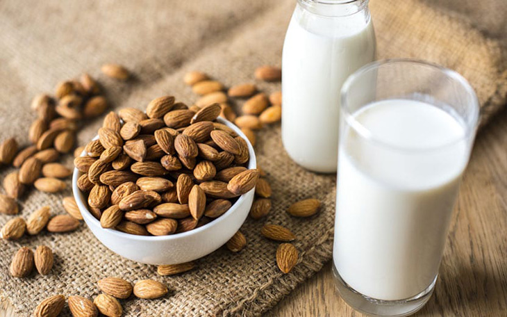 9 công thức nấu sữa hạt đơn giản nhanh chóng cho người bận rộn > Sữa hạnh nhân