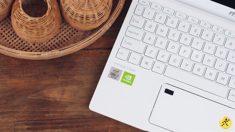 Trên tay laptop MSI Prestige 14 A10RB Trên tay laptop MSI Prestige 14 A10RB