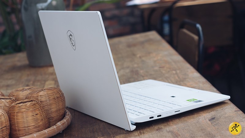 Trên tay laptop MSI Prestige 14 Trên tay laptop MSI Prestige 14