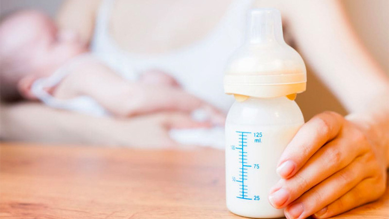 Sữa mẹ là thức ăn tốt nhất cho sự phát triển của trẻ nhỏ và trẻ sơ sinh