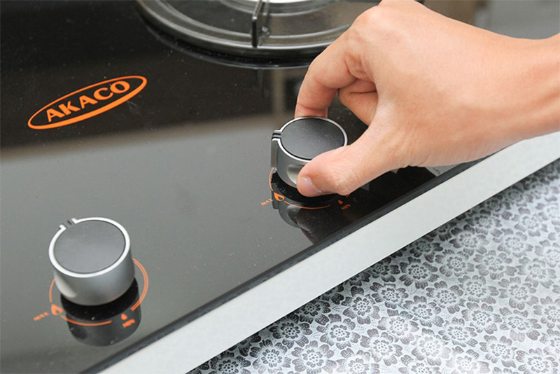 Không nên bật, tắt bếp nhiều lần Không nên bật, tắt bếp nhiều lần