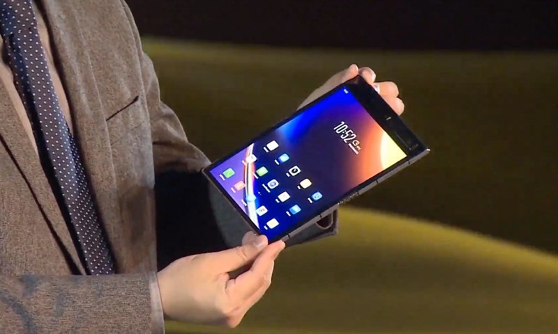 Galaxy Fold 2 chưa ra mắt nhưng đã gặp ngay đối thủ này rồi, Royole FlexPai 2 vừa trình làng với chip Snapdragon 865, màn hình gập 7.8 inch thế hệ mới
