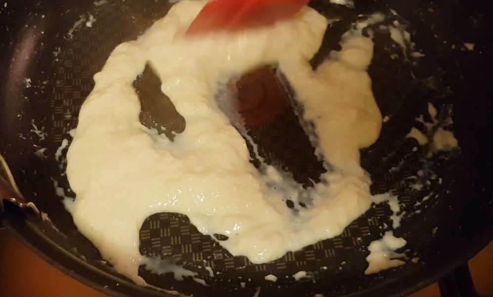 Bước 1 Đun sữa Sữa bột