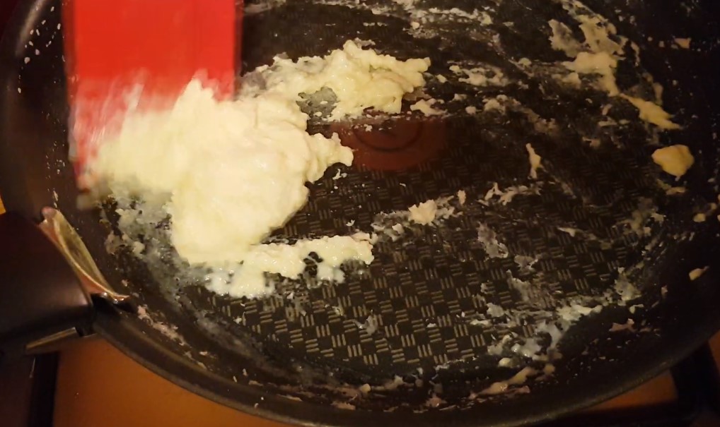 Bước 1 Đun sữa Sữa bột