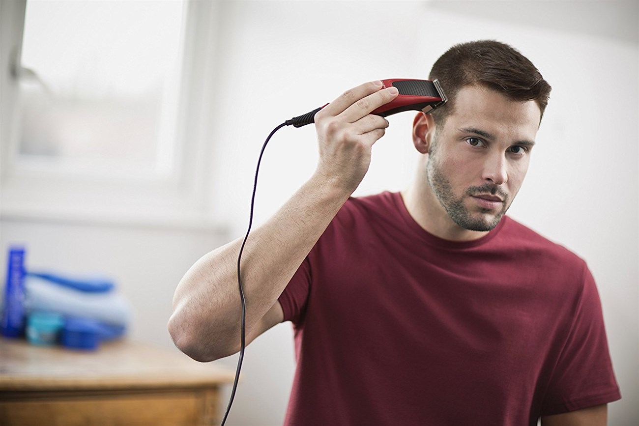 Cắt tóc tại nhà đôi khi có thể gặp khó khăn, nhưng với các kỹ thuật và sử dụng tông đơ cắt tóc hiệu quả, bạn sẽ trở thành một \