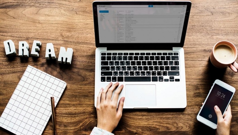 Làm tại nhà trước là xu hướng, giờ do đại dịch Làm tại nhà trước là xu hướng, giờ do đại dịch